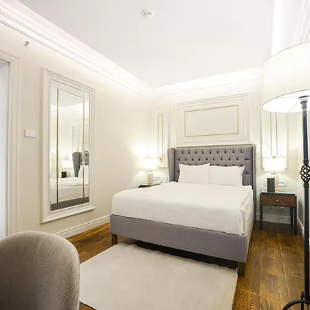 Xheko Imperial Luxury & 티라나