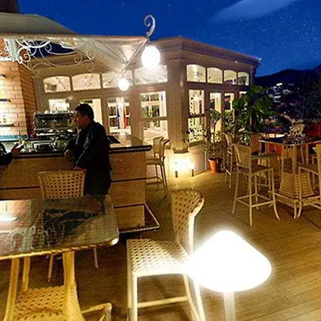 Otel Xheko Imperial Luxury & 5*